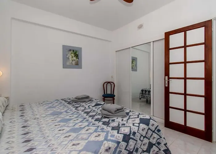 Club Atlantis 35 - One Bed Апартаменты