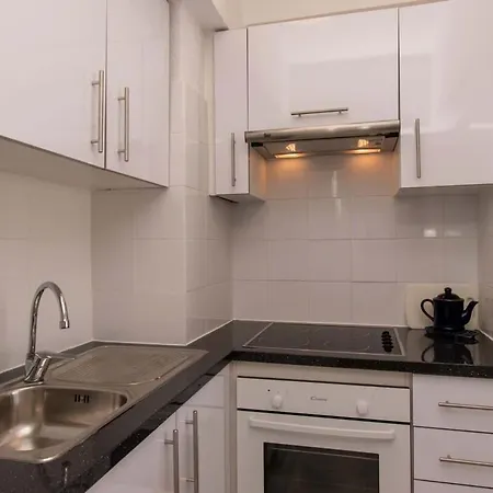 Club Atlantis 35 - One Bed Адехе